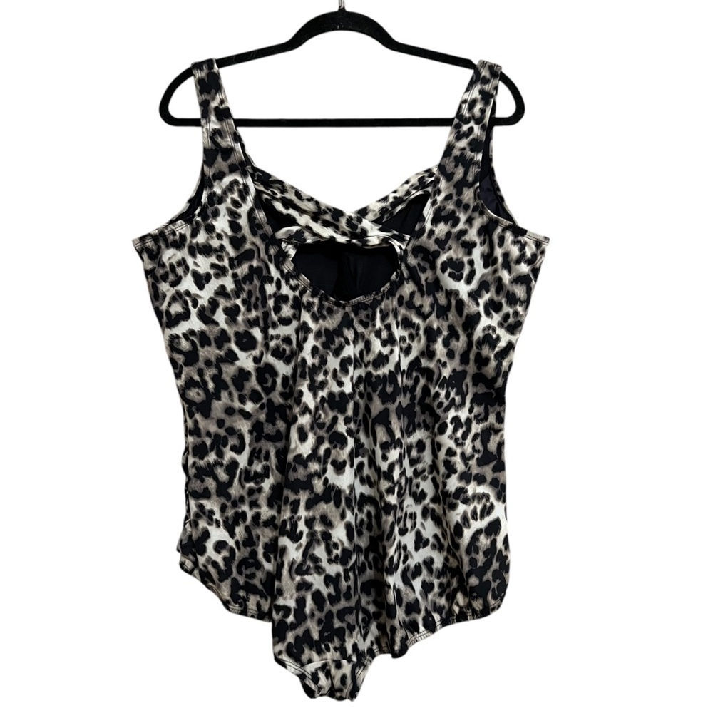 Lands’ End Carmela Leopard One Piece Swimsuit Size 24W - Picture 3 of 11